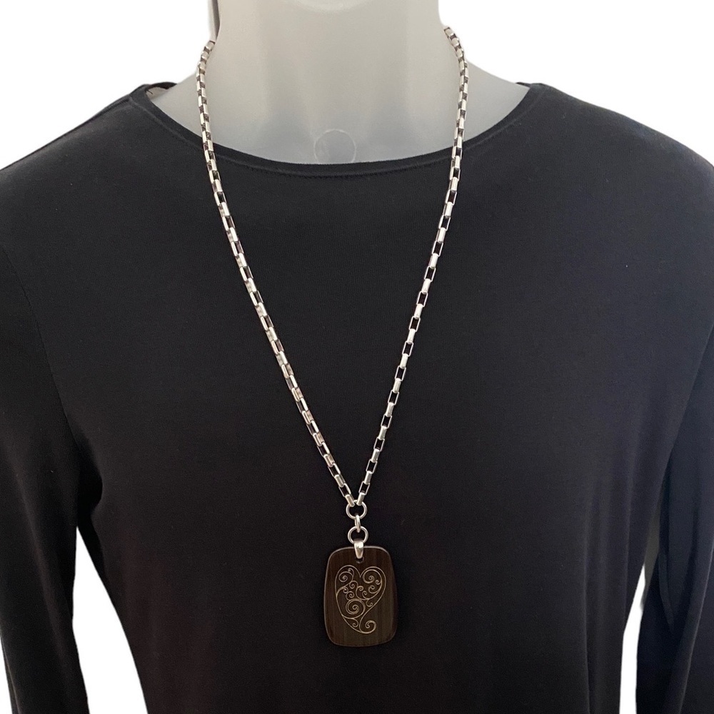 BRIGHTON Two Tone Silver & Gold Heart Necklace on Brown Wood - Gorgeous … - Picture 3 of 8